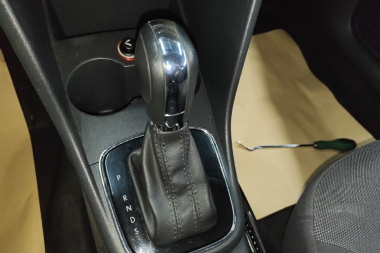 Volkswagen Polo 2017 car image #14