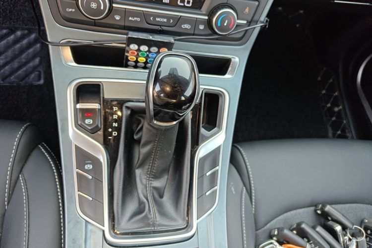 GEELY Emgrand 2021 #14 GEELY Emgrand 2021 car image #14