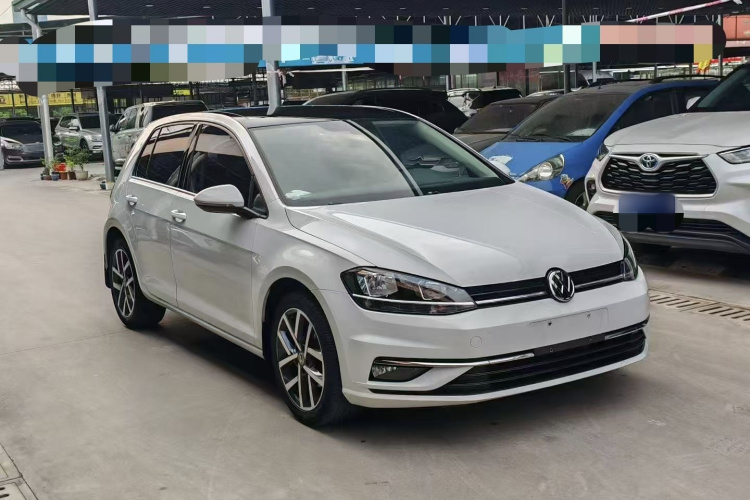 Volkswagen Golf 2020 car image #10