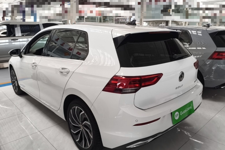 Volkswagen Golf 2021 car image #5
