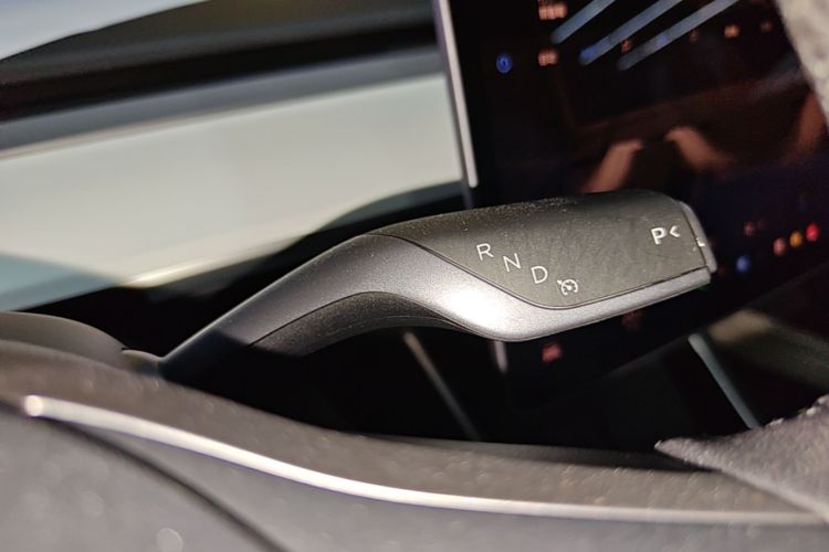 Tesla Model 3 2020 car image #14