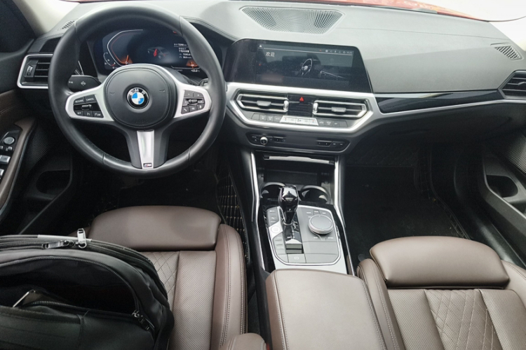 BMW 3 Series 2022 صورة سيارة #12