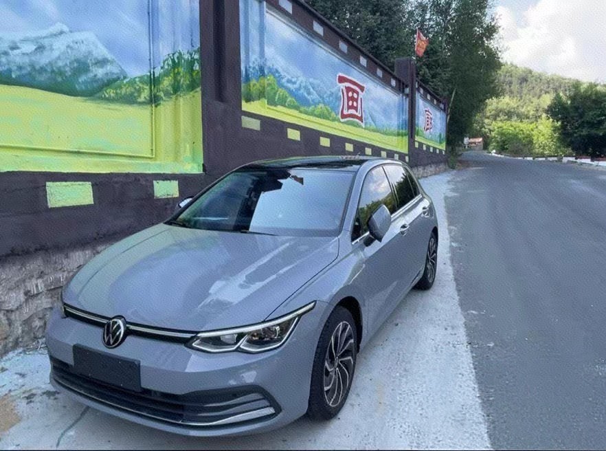 Volkswagen Golf 2023 car image 