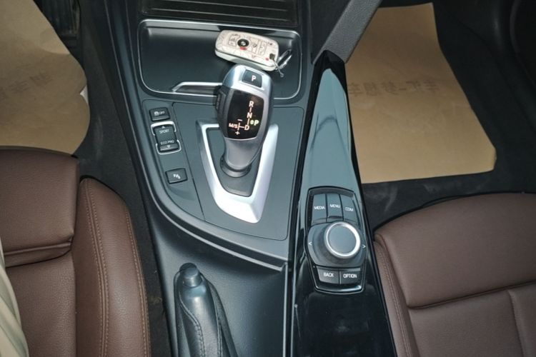 BMW 3 Series 2018 #18 BMW 3 Series 2018 car image #18