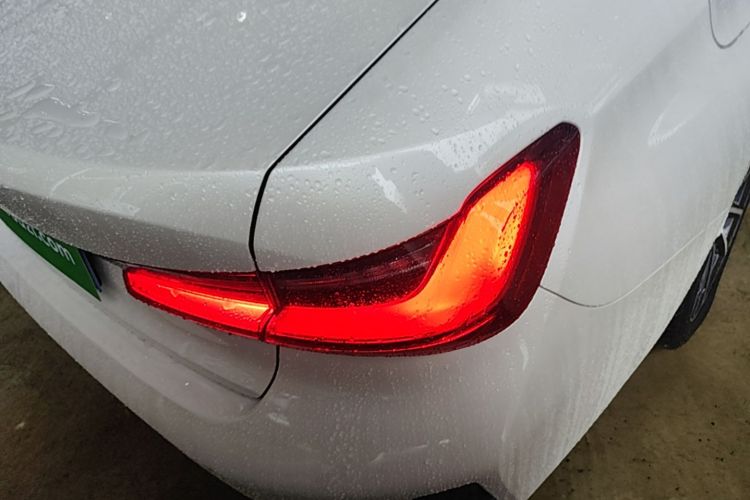BMW 3 Series 2024 #8 BMW 3 Series 2024 car image #8
