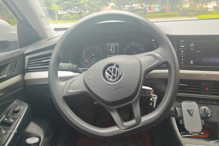 Volkswagen Bora 2021 car image #12