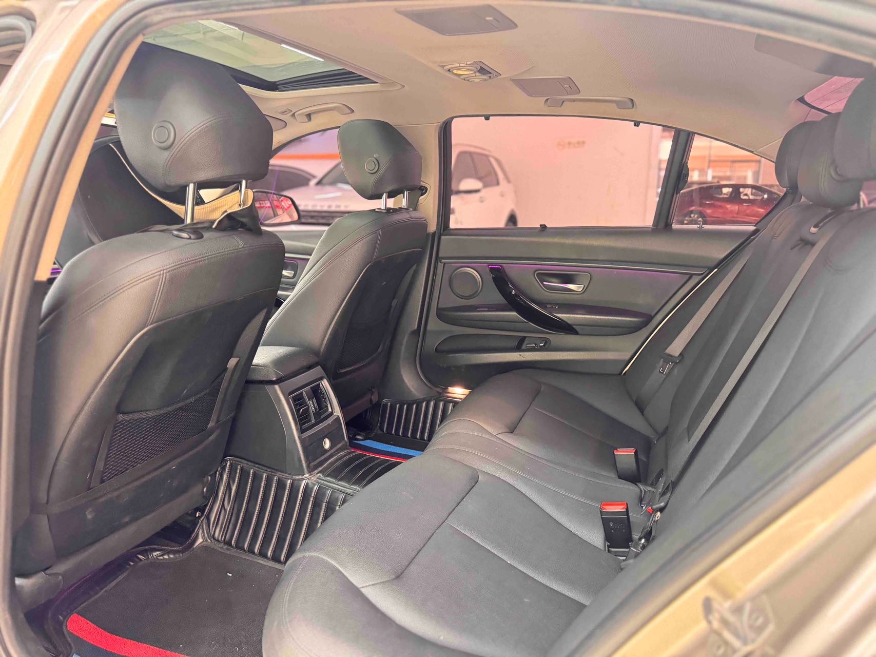 BMW 3 Series 2018 #7 BMW 3 Series 2018 car image #7