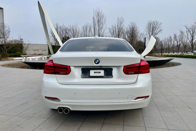 BMW 3 Series 2017 #6 BMW 3 Series 2017 car image #6