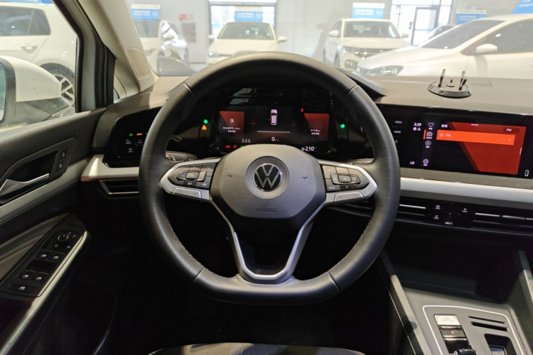 Volkswagen Golf 2024 car image #11