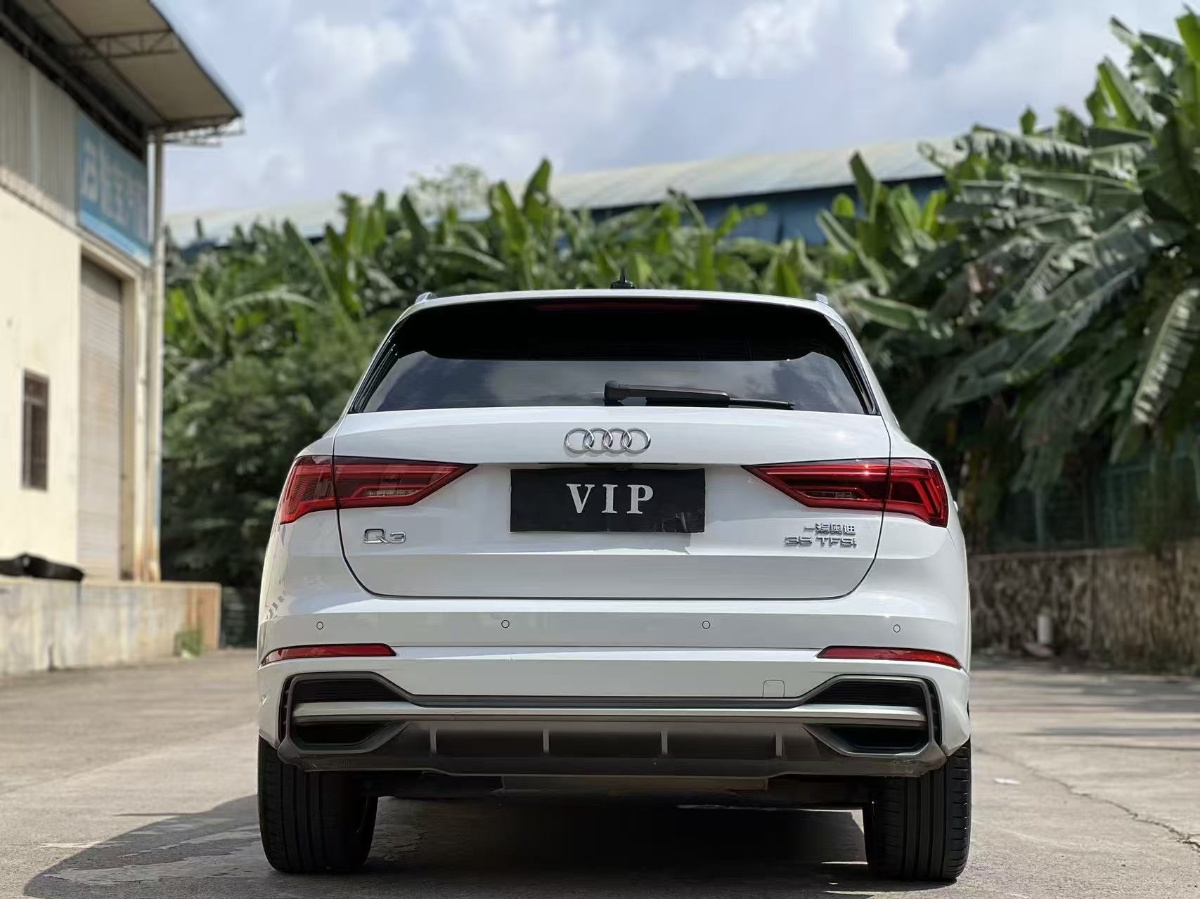 Audi Q3 2020 car image #5