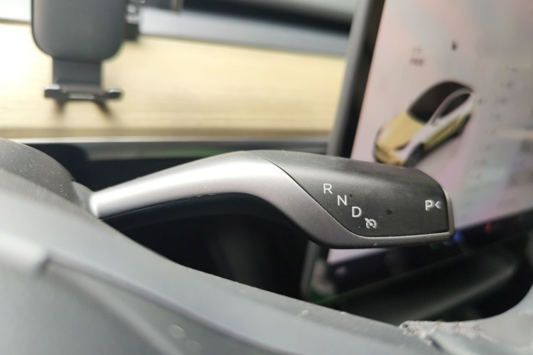 Tesla Model Y 2023 #18 Tesla Model Y 2023 car image #18