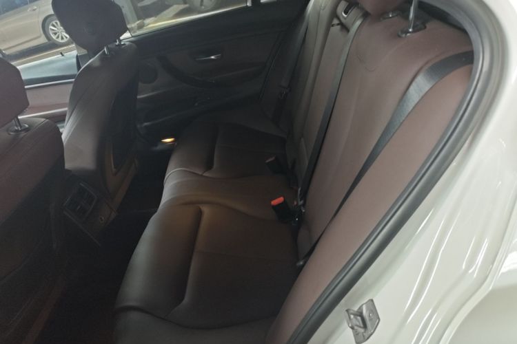BMW 3 Series 2018 #17 BMW 3 Series 2018 car image #17