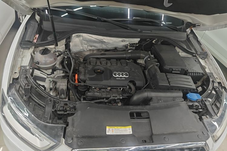 Audi Q3 2014 car image #20
