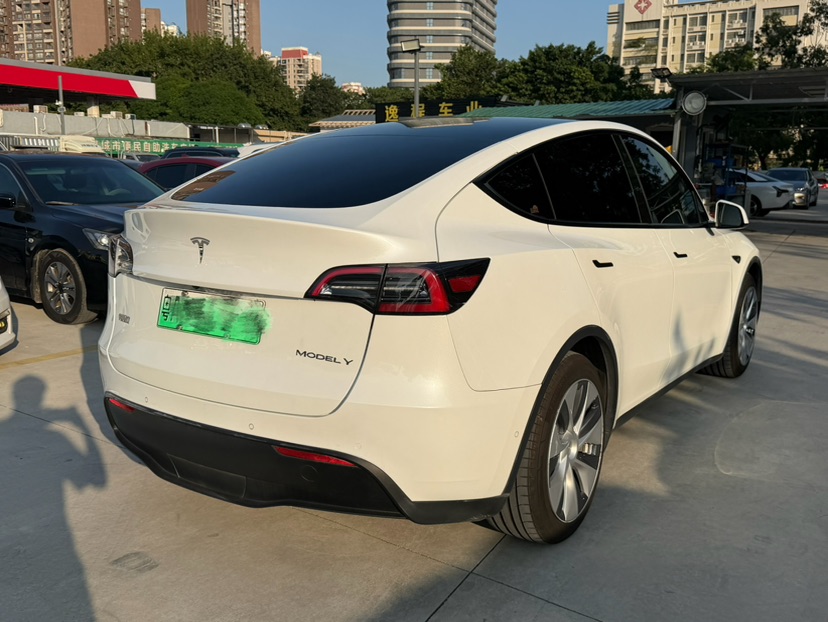 Tesla Model Y 2022 #6 Tesla Model Y 2022 car image #6