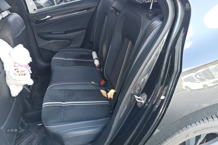 Volkswagen Golf 2022 car image #19