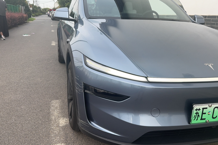Tesla Model Y 2026 #25 Tesla Model Y 2026 car image #25