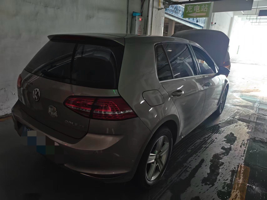 Volkswagen Golf 2015 car image #8