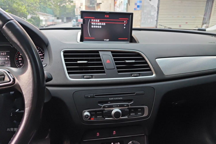 Audi Q3 2015 car image #15