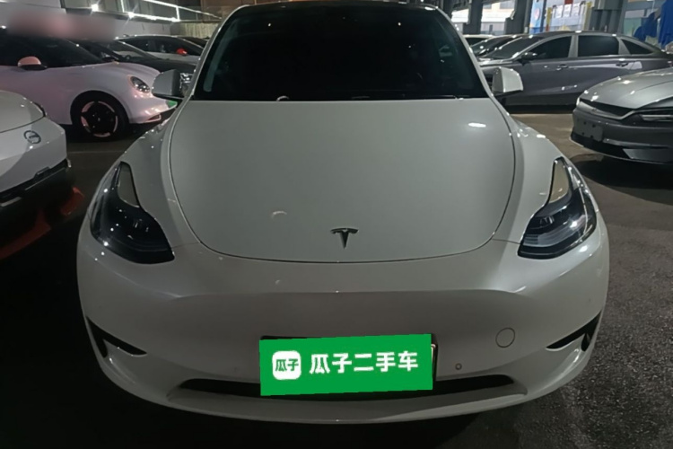 Tesla Model Y 2023 car image #3
