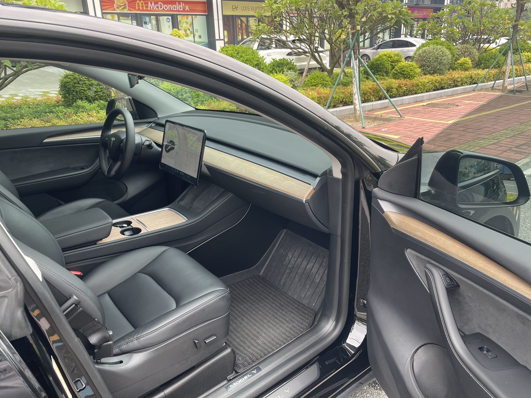 Tesla Model Y 2021 #6 Tesla Model Y 2021 car image #6