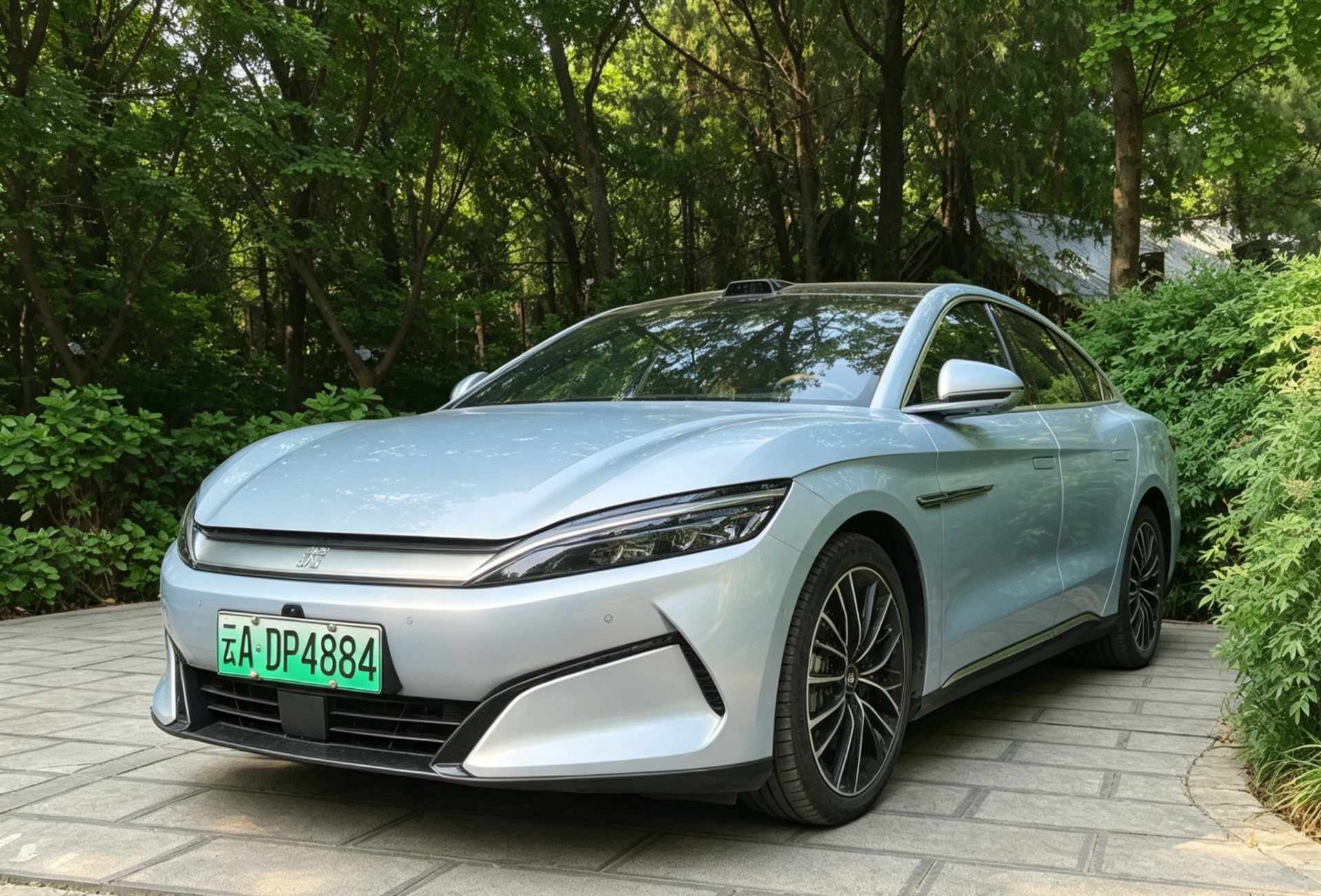 BYD HanL 2025 car image 