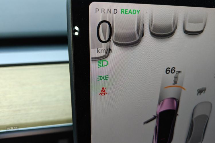 Tesla Model Y 2023 #13 Tesla Model Y 2023 car image #13