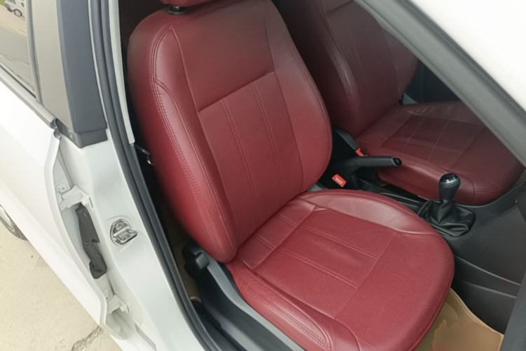 Volkswagen Polo 2017 car image #24