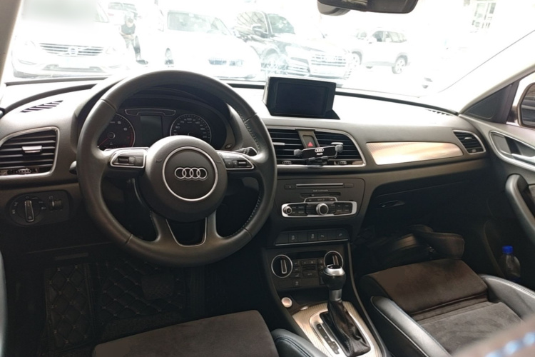 Audi Q3 2019 #11 Audi Q3 2019 car image #11