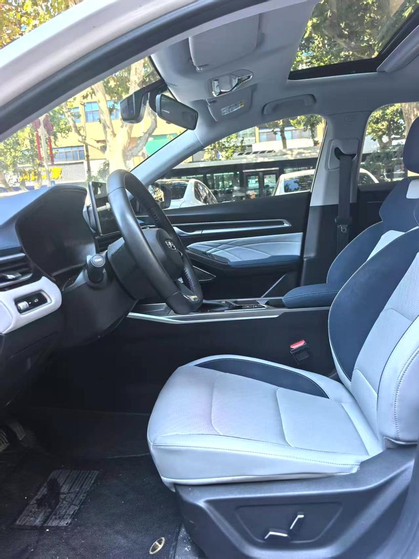 GEELY Emgrand 2022 #9 GEELY Emgrand 2022 car image #9