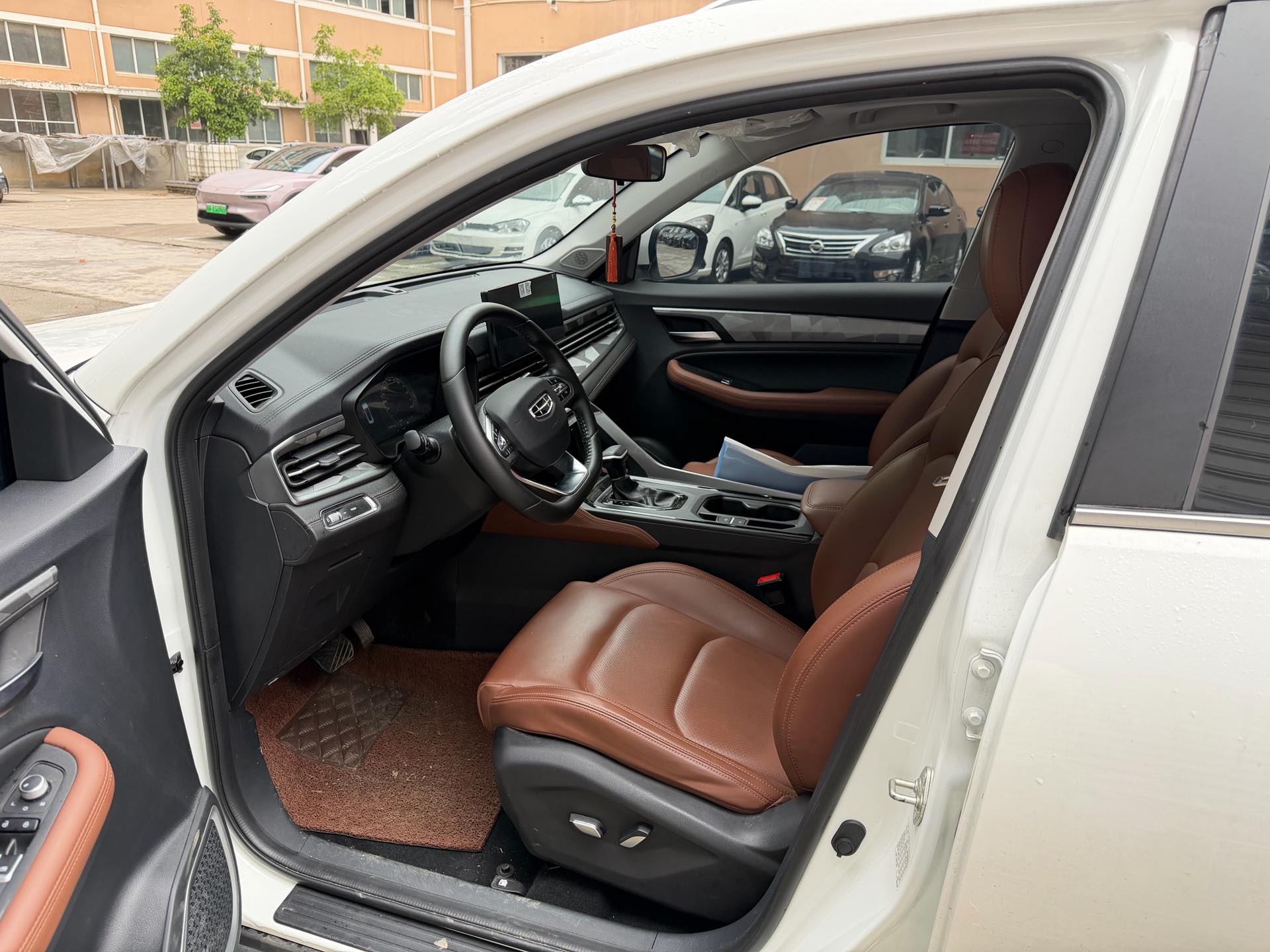 GEELY Vision X6 2024 صورة سيارة #9