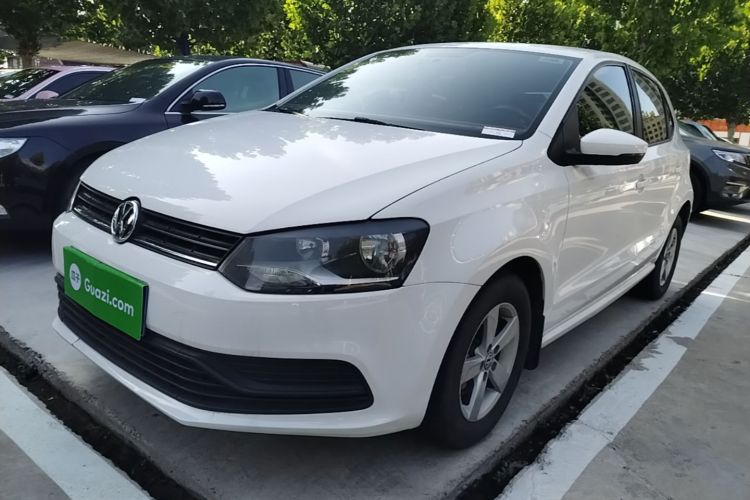 Volkswagen Polo 2018 car image #2
