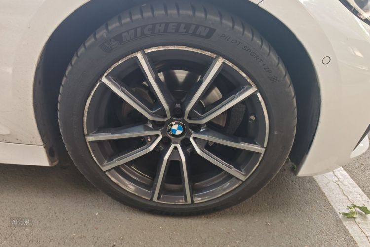 BMW 3 Series 2021 car image #9