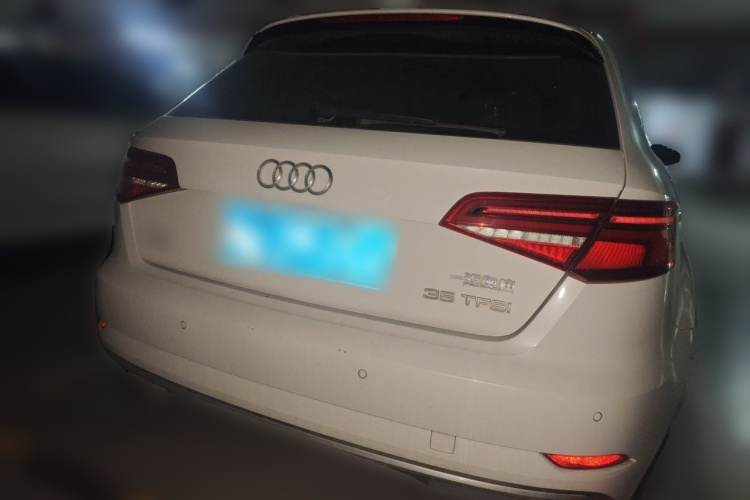 Audi A3 2018 car image #6