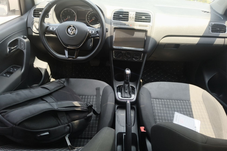 Volkswagen Polo 2016 car image #10