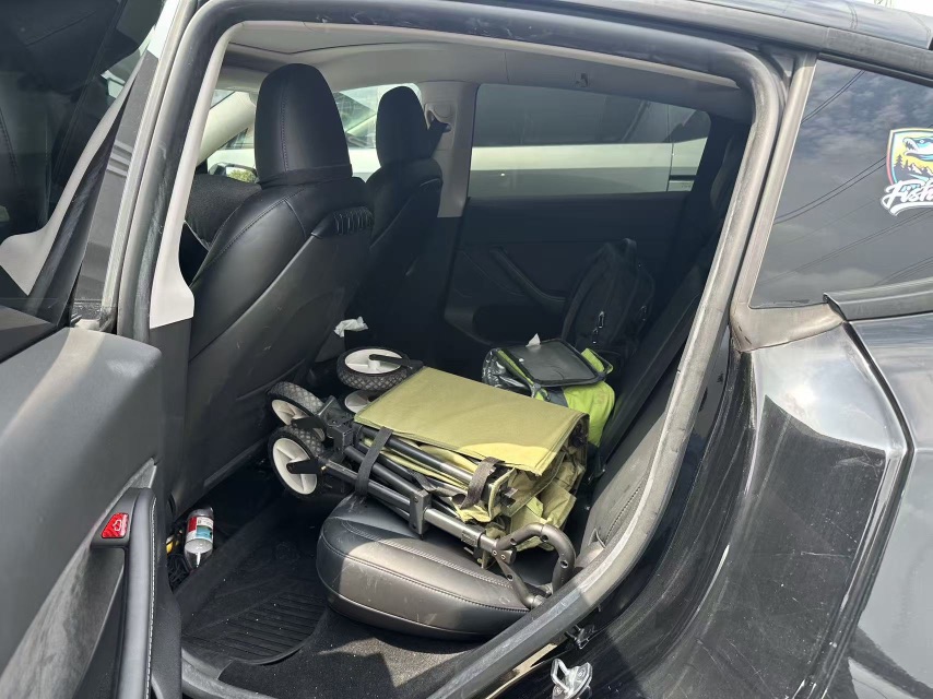 Tesla Model Y 2023 car image #5