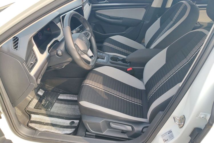 Volkswagen Bora 2023 immagine di auto #16