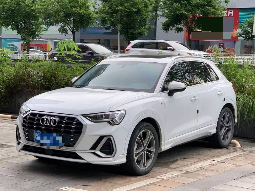 Audi Q3 2022 car image 