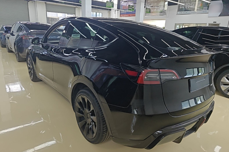 Tesla Model Y 2022 car image #5