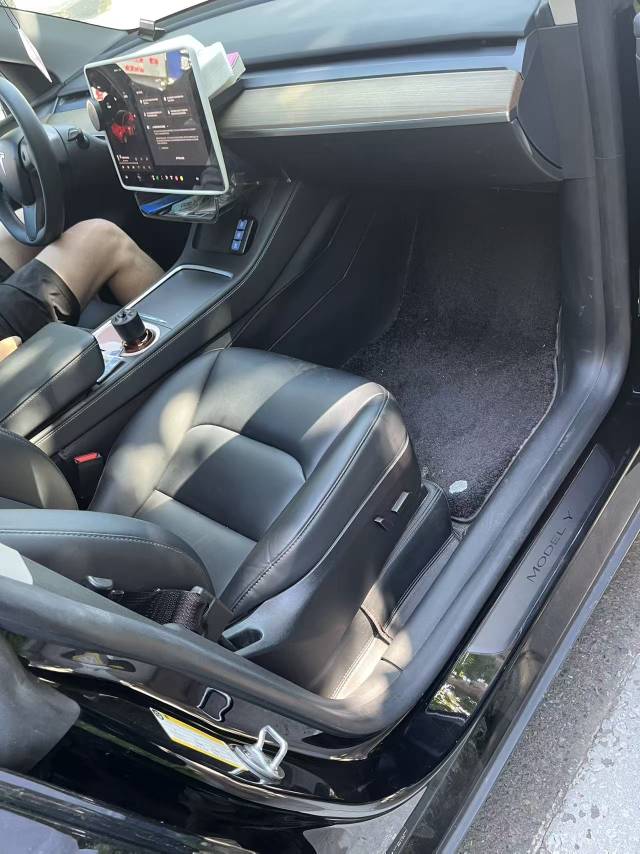 Tesla Model Y 2023 #5 Tesla Model Y 2023 car image #5