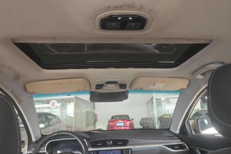 GEELY Emgrand 2019 car image #18