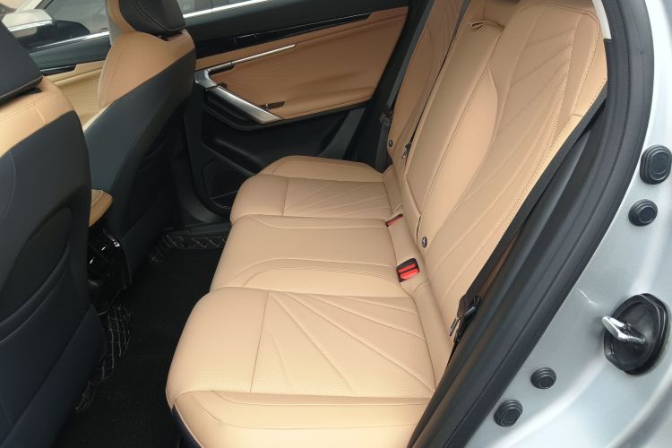 GEELY Boyue L 2024 immagine di auto #17