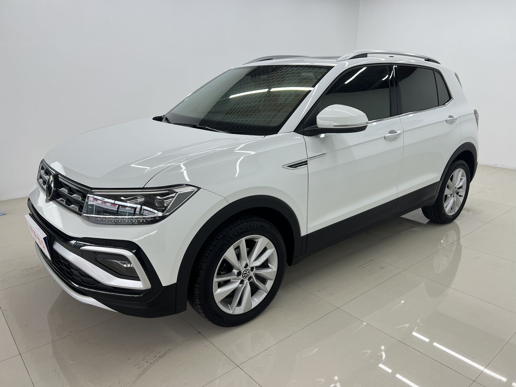 Volkswagen T-Cross 2023 car image 