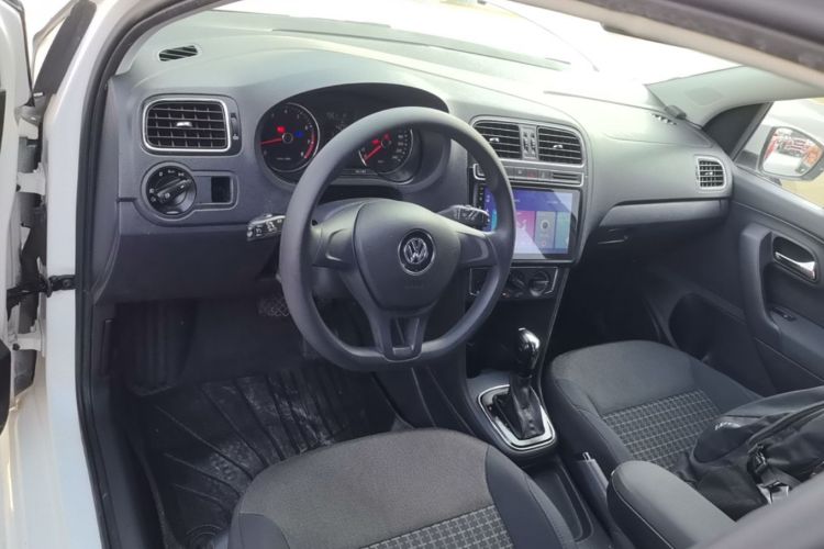 Volkswagen Polo 2015 #10 Volkswagen Polo 2015 car image #10