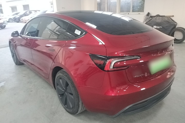 Tesla Model 3 2024 car image #5