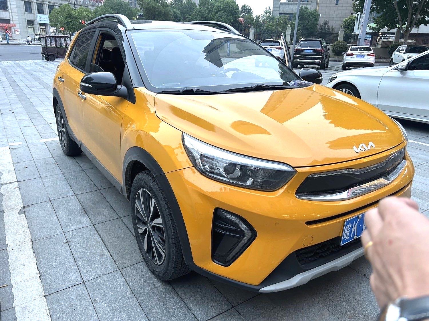 Kia KX1 2022 car image #2