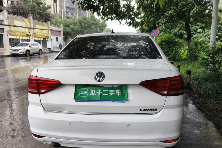 Volkswagen Lavida 2017 car image #6