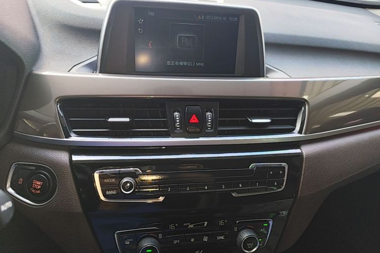 BMW X1 2018 #13 BMW X1 2018 car image #13