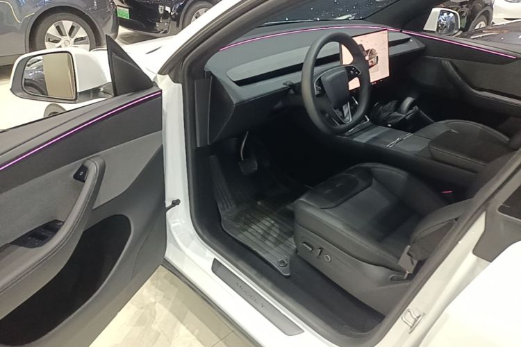 Tesla Model Y 2026 #16 Tesla Model Y 2026 immagine di auto #16
