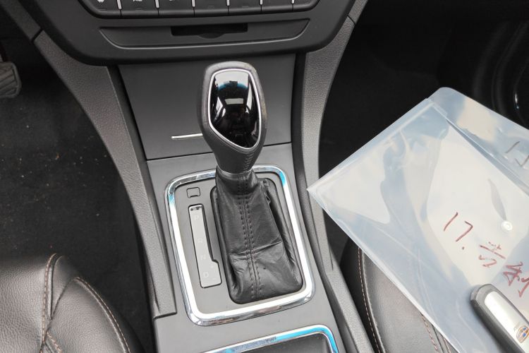 GEELY Emgrand 2017 car image #14