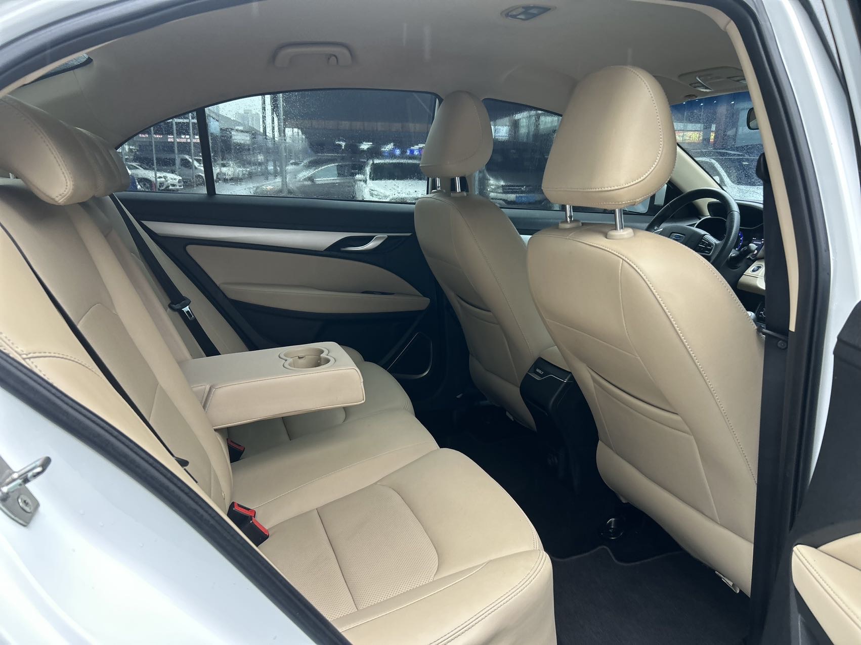 GEELY Emgrand 2018 car image #4